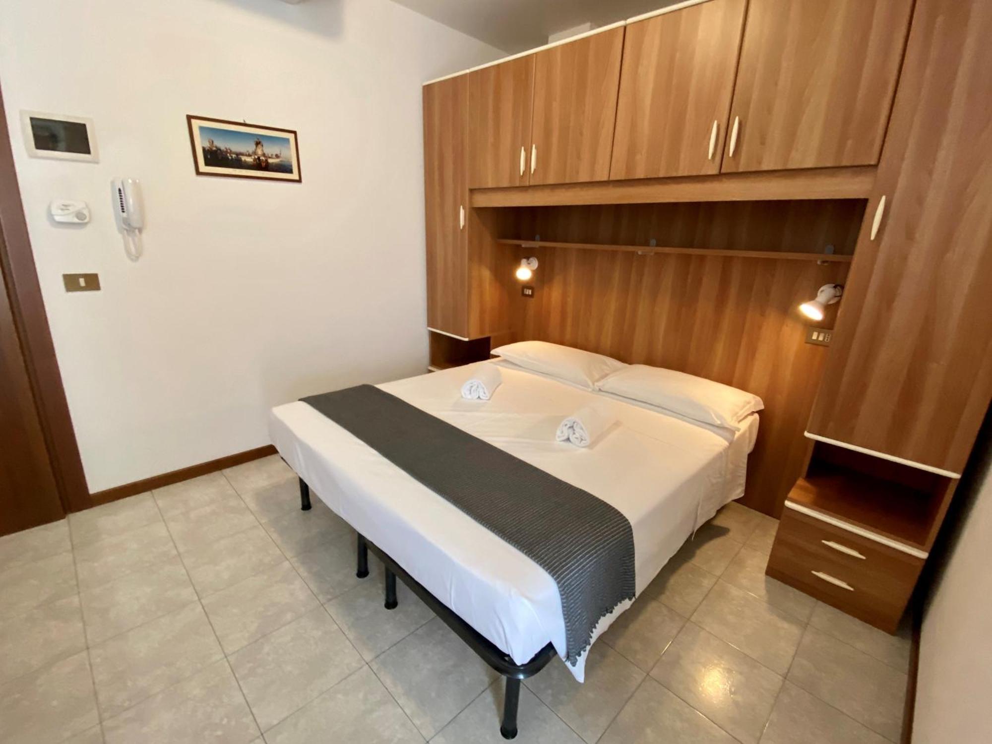Rosa Hotel 2*